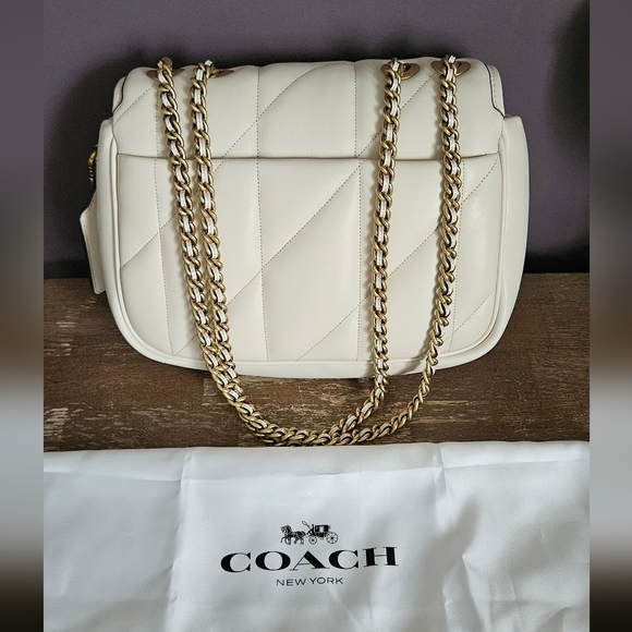 Coach Pillow Madison - Picture 11 of 16